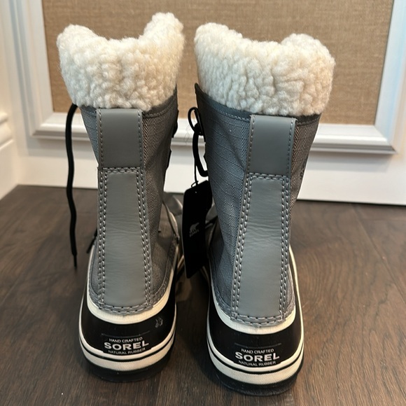 Sorel Women’s Winter Carnival Waterproof Boot, size 6.5 - Picture 10 of 11